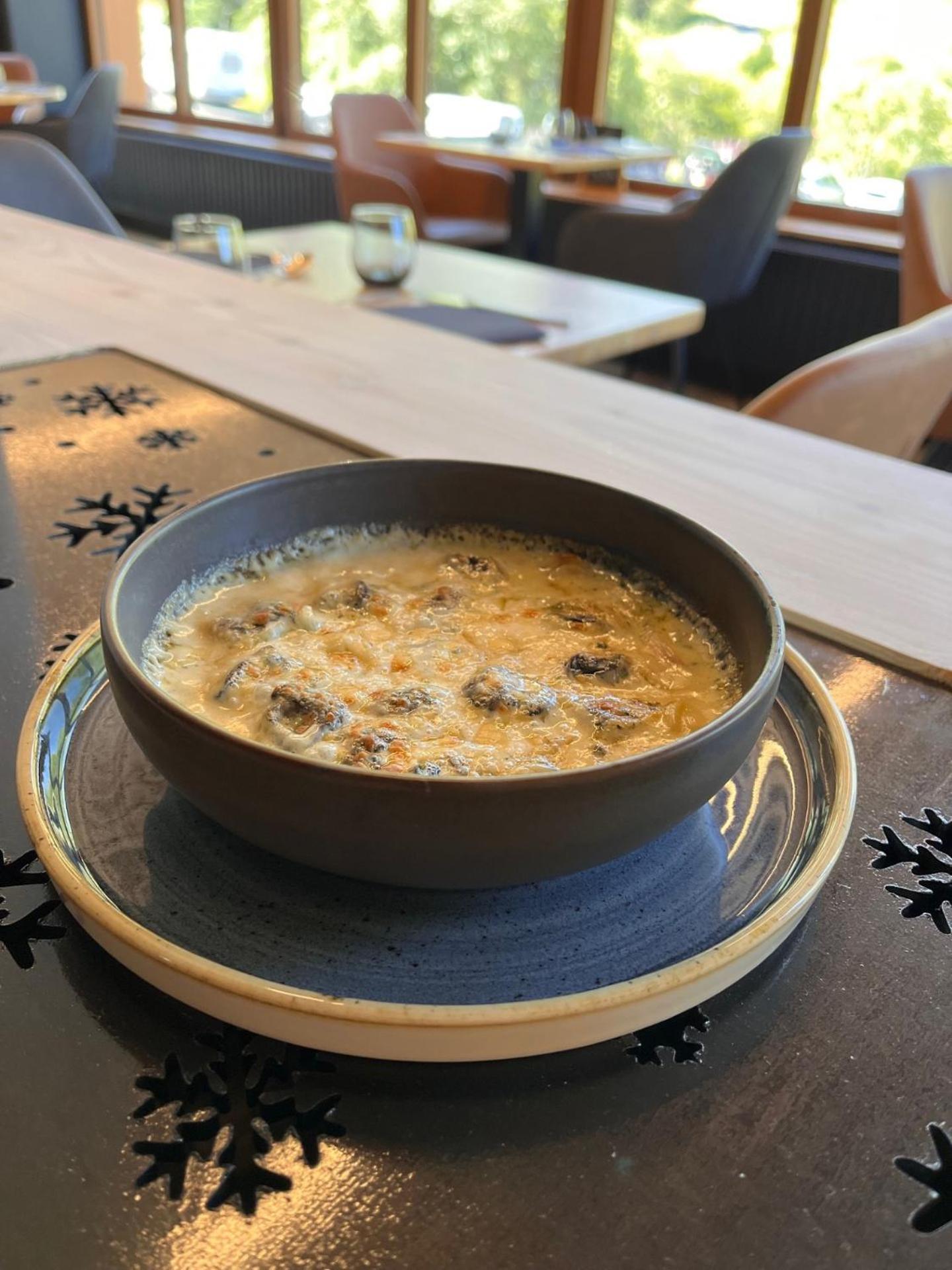 Hotel Du Puy Ferrand , Restaurant La Table De L'Ours Le Mont-Dore Esterno foto