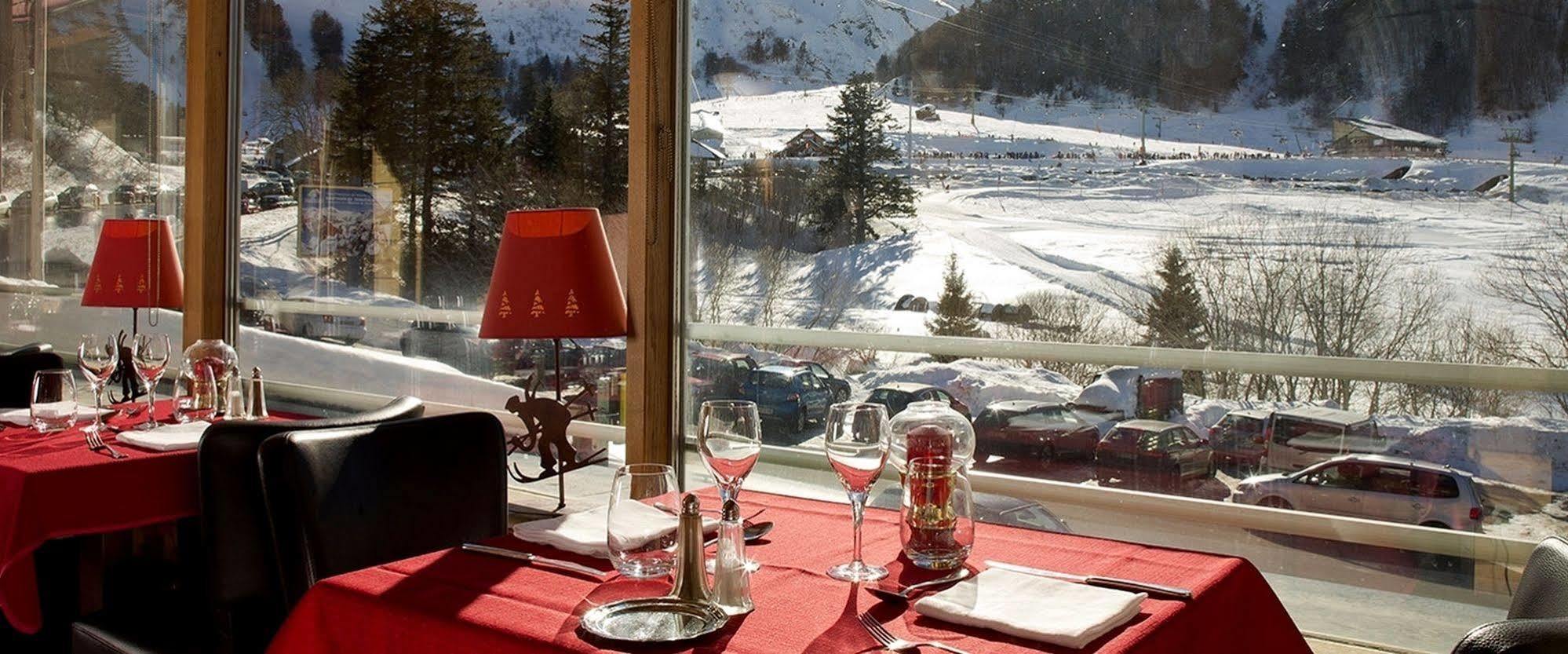 Hotel Du Puy Ferrand , Restaurant La Table De L'Ours Le Mont-Dore Esterno foto